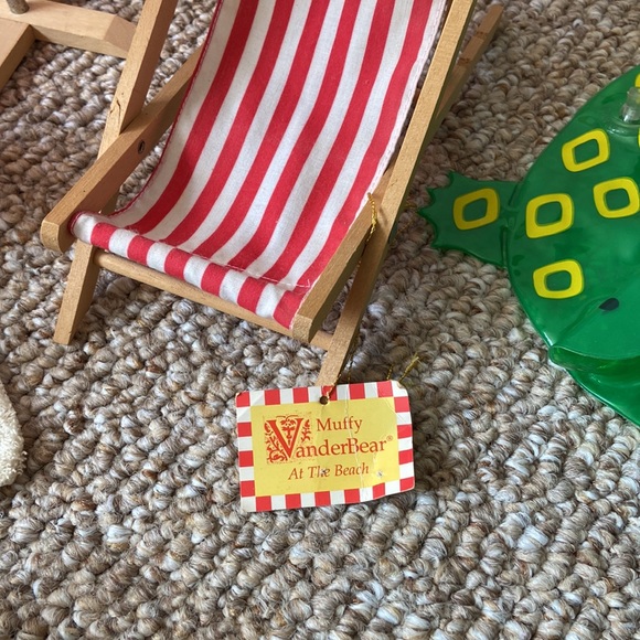 Muffy VanderBear At the Beach/Splash Party Set - Picture 9 of 9